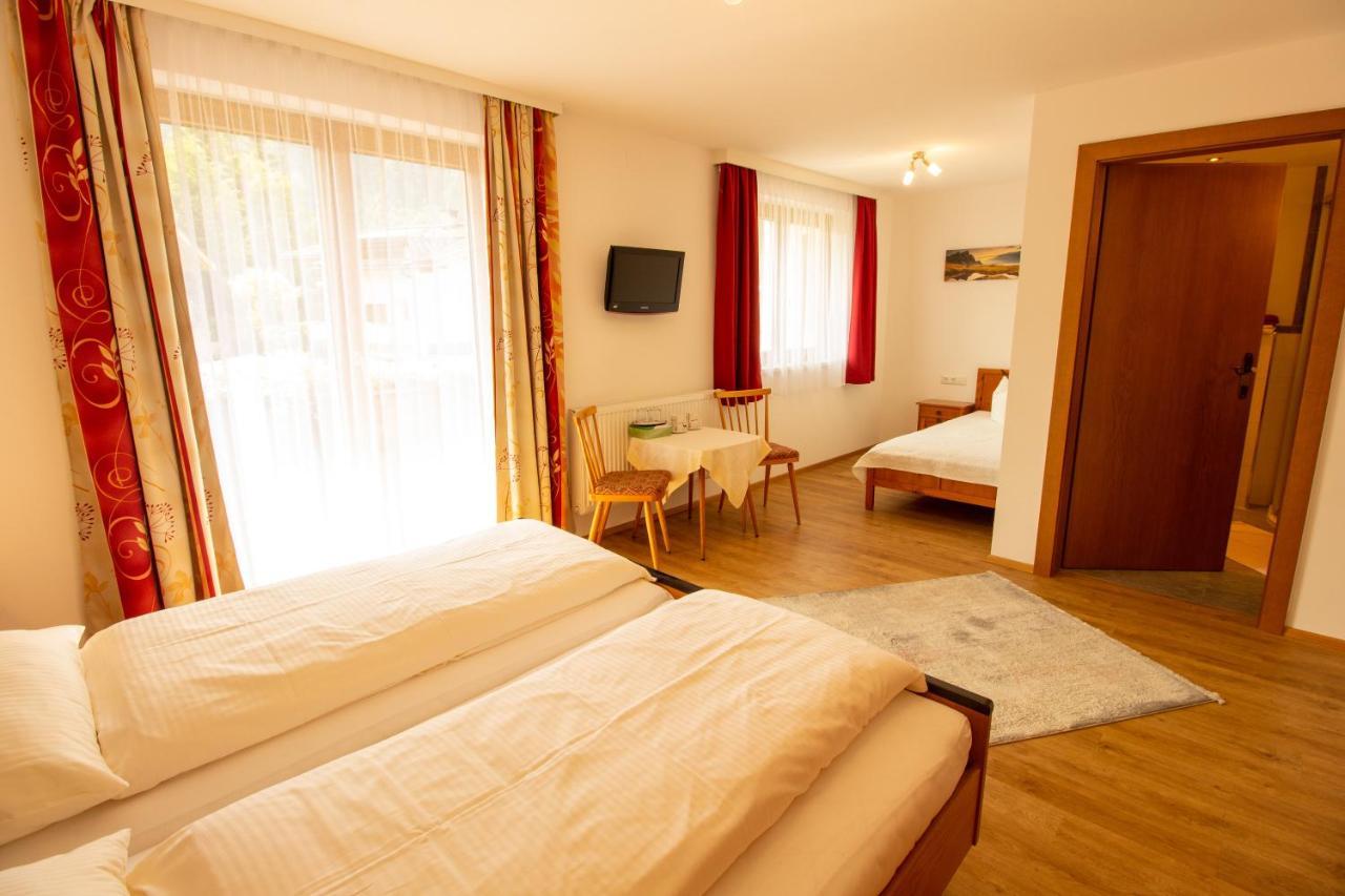 Haus Josef Bed & Breakfast Mayrhofen Exterior photo