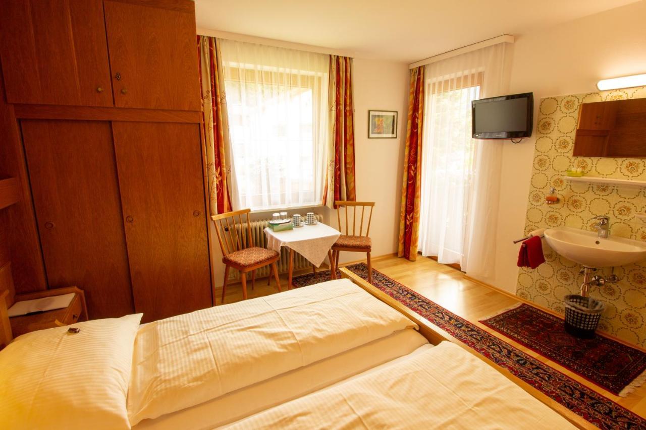 Haus Josef Bed & Breakfast Mayrhofen Exterior photo